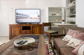 Lovely & Budget apartment at the Center, gardens & German colony
